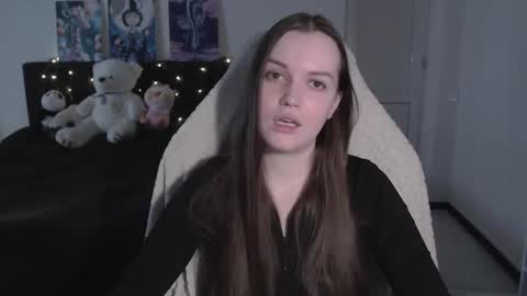 Snapshot of little__flowers chatting on February 18, 2026, 9:38 am little__flowers online show from February 18, 2026, 9:38 am