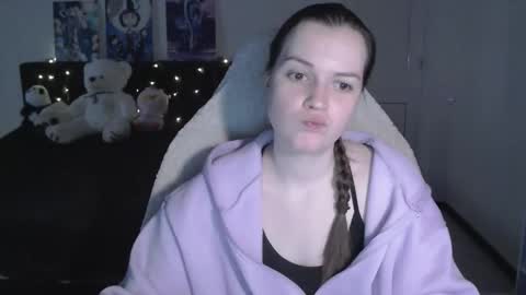 Snapshot of little__flowers chatting on February 23, 2026, 10:23 am little__flowers online show from February 23, 2026, 10:23 am