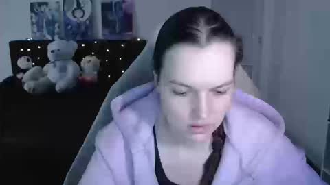 Snapshot of little__flowers chatting on March 14, 2026, 11:04 am little__flowers online show from March 14, 2026, 11:04 am