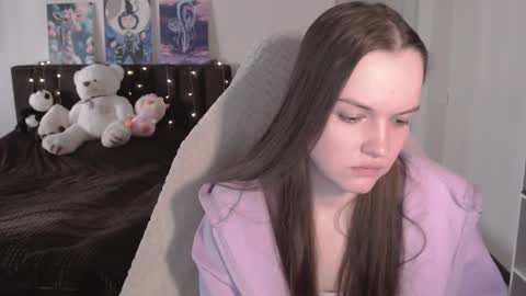 Snapshot of little__flowers chatting on March 22, 2026, 11:35 am little__flowers online show from March 22, 2026, 11:35 am