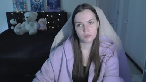 little__flowers online show from May 6, 2026, 9:03 am