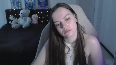 little__flowers online show from May 8, 2026, 9:25 am