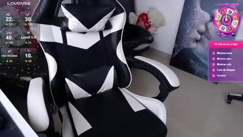 Snapshot of little_amy__ chatting on April 14, 2026, 3:29 pm Amelie online show from April 14, 2026, 3:29 pm