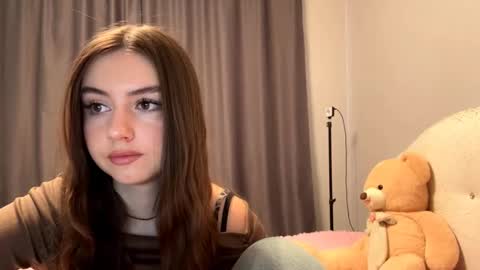 Catherine online show from November 24, 2025, 4:12 am