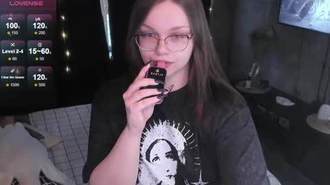 Snapshot of little_bambii_ chatting on December 2, 2024, 9:13 am Eva online show from December 2, 2024, 9:13 am