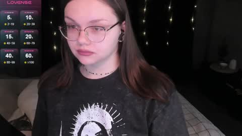 Snapshot of little_bambii_ chatting on December 9, 2024, 3:44 pm Eva online show from December 9, 2024, 3:44 pm