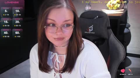 Snapshot of little_bambii_ chatting on January 8, 2025, 4:44 pm Eva online show from January 8, 2025, 4:44 pm
