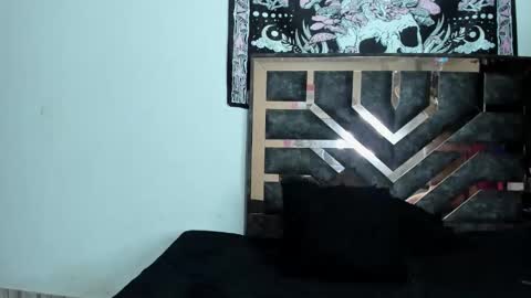 Hi im Cataleya online show from October 24, 2025, 8:05 pm