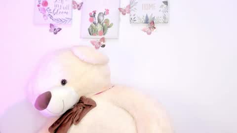 Snapshot of little_channel_ chatting on May 28, 2026, 11:07 am online show from May 28, 2026, 11:07 am