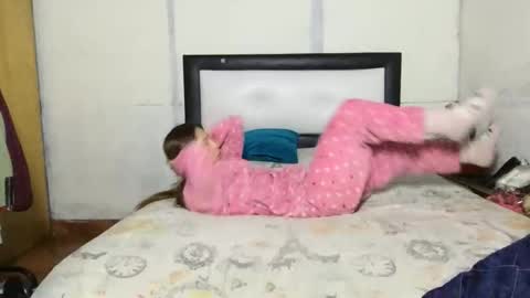 Snapshot of little_devil_diablita90 chatting on October 25, 2025, 10:56 am Diablita online show from October 25, 2025, 10:56 am
