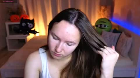 Snapshot of little_doll_meow chatting on October 15, 2025, 2:55 am Alexandra online show from October 15, 2025, 2:55 am