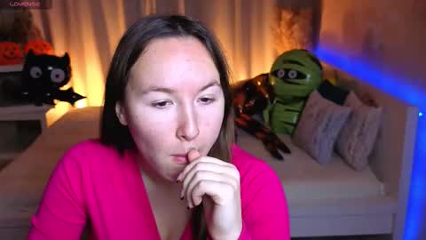 Snapshot of little_doll_meow chatting on October 17, 2025, 2:48 am Alexandra online show from October 17, 2025, 2:48 am