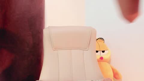 Help me reach 100 likes online show from January 12, 2025, 7:10 pm