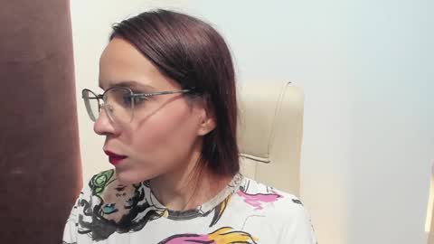 Help me reach 100 likes online show from February 1, 2025, 7:02 pm