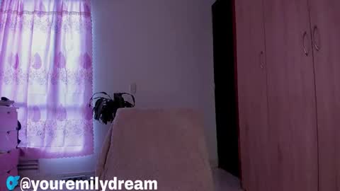 Snapshot of little_emilyd chatting on March 4, 2026, 5:19 pm Emily online show from March 4, 2026, 5:19 pm