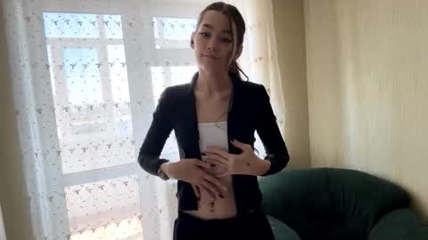 Snapshot of little_ieity chatting on October 23, 2025, 3:17 am Viiola online show from October 23, 2025, 3:17 am