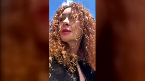 Snapshot of little_izzi chatting on May 5, 2026, 6:05 pm Izzi online show from May 5, 2026, 6:05 pm