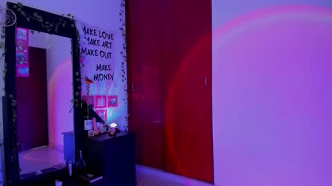 kayla  Instagram kayla 71082 online show from November 21, 2025, 8:07 pm