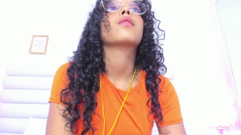 little_lilith_apple online show from December 4, 2024, 1:25 am