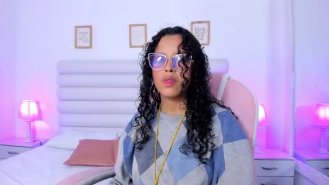 little_lilith_apple online show from December 9, 2024, 2:13 am