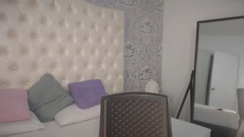 little_lilith_apple online show from December 14, 2024, 3:07 am