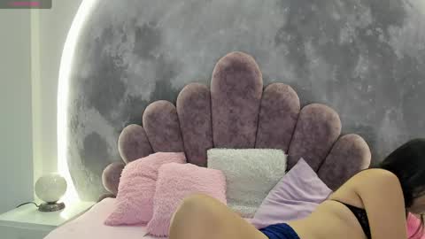 little_melanie online show from May 4, 2026, 6:48 pm