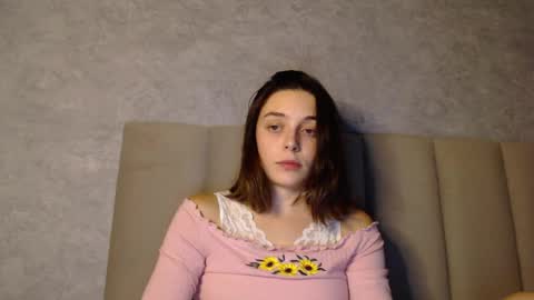 Snapshot of little_mia__ chatting on September 23, 2025, 9:29 pm Mia Im online every day 1530 PM in New York 2030 PM in London online show from September 23, 2025, 9:29 pm