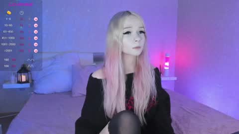 Snapshot of little_misaki chatting on December 16, 2024, 9:52 pm Maria online show from December 16, 2024, 9:52 pm