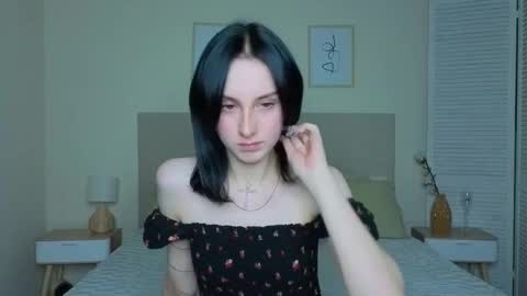 Snapshot of little_mollee chatting on October 22, 2025, 12:38 pm little_mollee online show from October 22, 2025, 12:38 pm