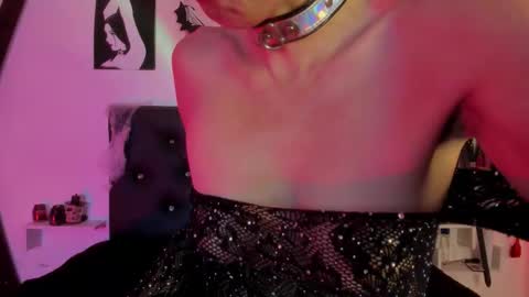 Snapshot of little_nauughty2 chatting on October 15, 2025, 1:44 pm Little Nauughty2 online show from October 15, 2025, 1:44 pm