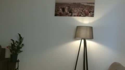 Snapshot of little_nicole_ chatting on October 1, 2025, 1:39 pm Nicole online show from October 1, 2025, 1:39 pm