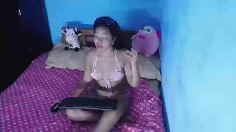 little_onixxx online show from September 24, 2025, 1:14 pm