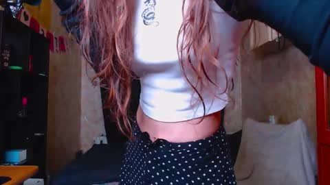 Snapshot of little_owlx chatting on September 21, 2025, 5:58 pm Alice.. online show from September 21, 2025, 5:58 pm