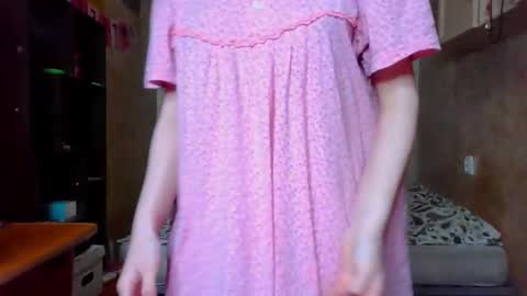 Snapshot of little_owlx chatting on October 1, 2025, 4:46 pm Alice.. online show from October 1, 2025, 4:46 pm