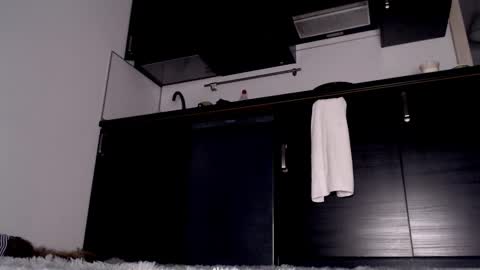 Snapshot of little_owlx chatting on October 21, 2025, 3:51 am Alice.. online show from October 21, 2025, 3:51 am