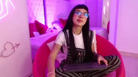 Paulette online show from May 8, 2026, 3:45 am