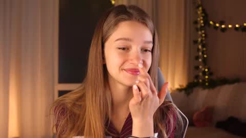 Snapshot of little_poetry chatting on October 10, 2025, 3:44 pm Kiki online show from October 10, 2025, 3:44 pm