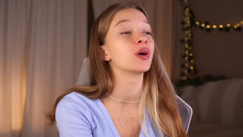 Snapshot of little_poetry chatting on October 22, 2025, 3:12 pm Kiki online show from October 22, 2025, 3:12 pm