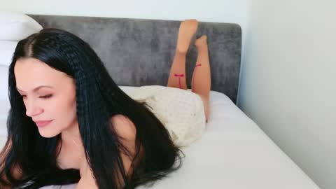 hey im anna online show from May 5, 2026, 5:37 am