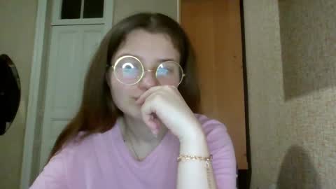little_shygirl_ online show from March 12, 2025, 1:47 am