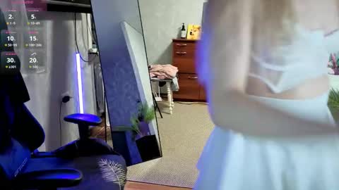 Snapshot of little_sofa99 chatting on October 2, 2025, 2:07 am Sonya online show from October 2, 2025, 2:07 am