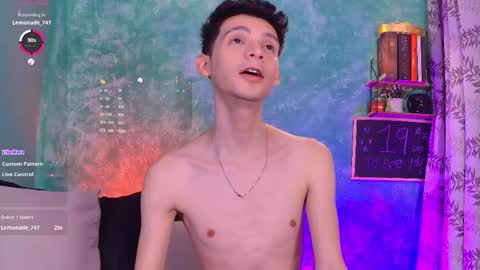 Snapshot of little_twiink chatting on October 4, 2025, 3:26 am Juan Ferrer online show from October 4, 2025, 3:26 am