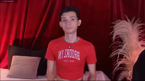 Snapshot of little_twiink chatting on June 19, 2026, 2:10 pm Juan Ferrer online show from June 19, 2026, 2:10 pm