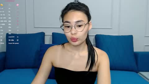 Snapshot of little_v1rgin_angel chatting on October 7, 2025, 1:30 pm Kwan online show from October 7, 2025, 1:30 pm