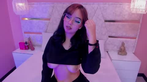 Im your little Velinda  online show from April 15, 2026, 7:58 pm