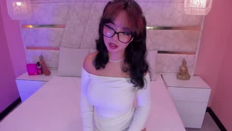 Im your little Velinda  online show from May 2, 2026, 9:31 pm