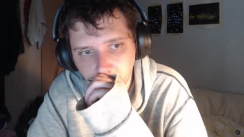 littlealien7 online show from October 21, 2025, 12:22 am