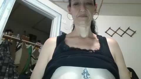 Snapshot of littlebigsquirt7945 chatting on June 6, 2026, 5:45 am Sady Jayne online show from June 6, 2026, 5:45 am