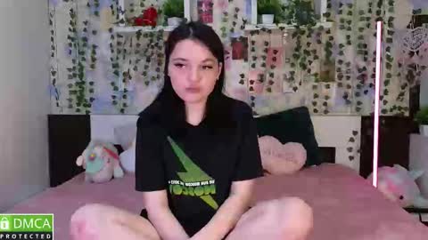 Luna online show from September 17, 2025, 4:41 pm