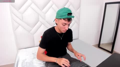 DANNY online show from November 3, 2025, 7:37 pm